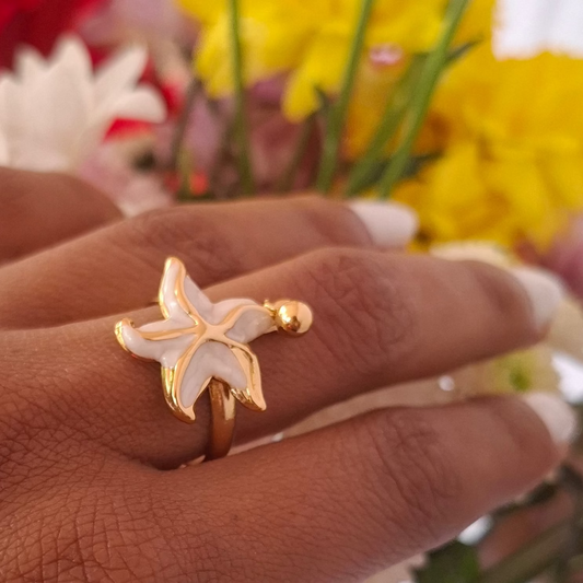 La Bague " Sibella" blanche ajustable