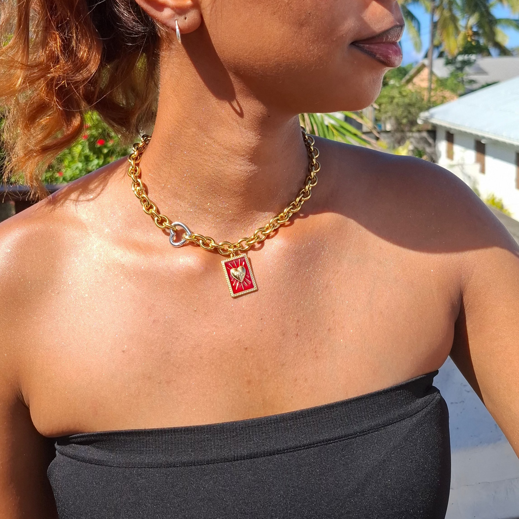 Le Collier ras de Cou " JULIE"