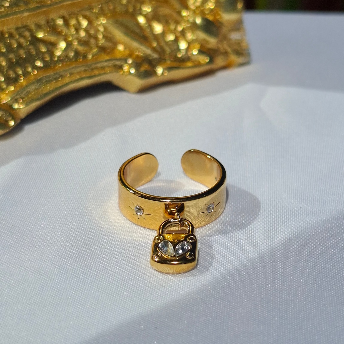 La Bague breloque " MAYA "