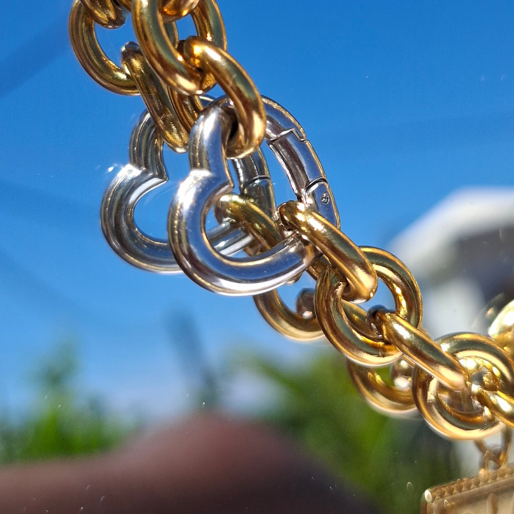 Le Collier ras de Cou " JULIE"