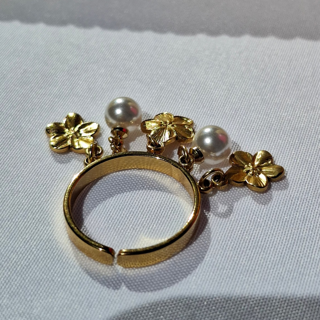 La Bague breloque ajustable "SAMANTHA"🏵️