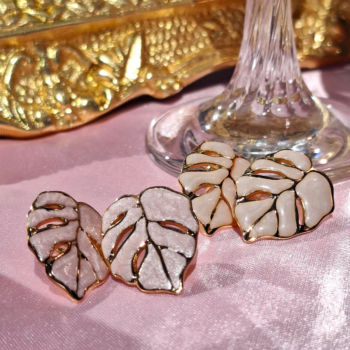 Les Boucles " MASHITA" blanche✨