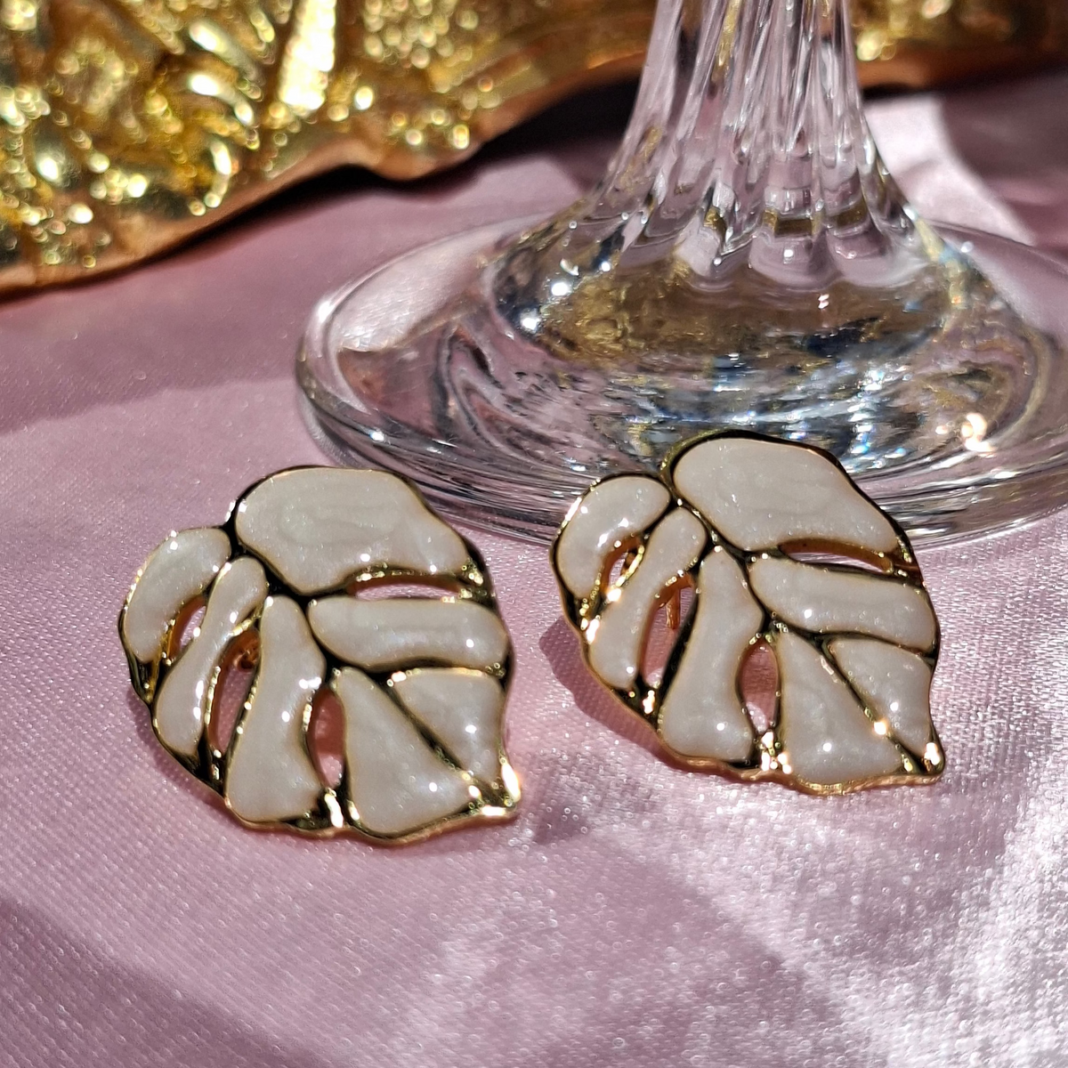 Les Boucles " MASHITA" blanche✨