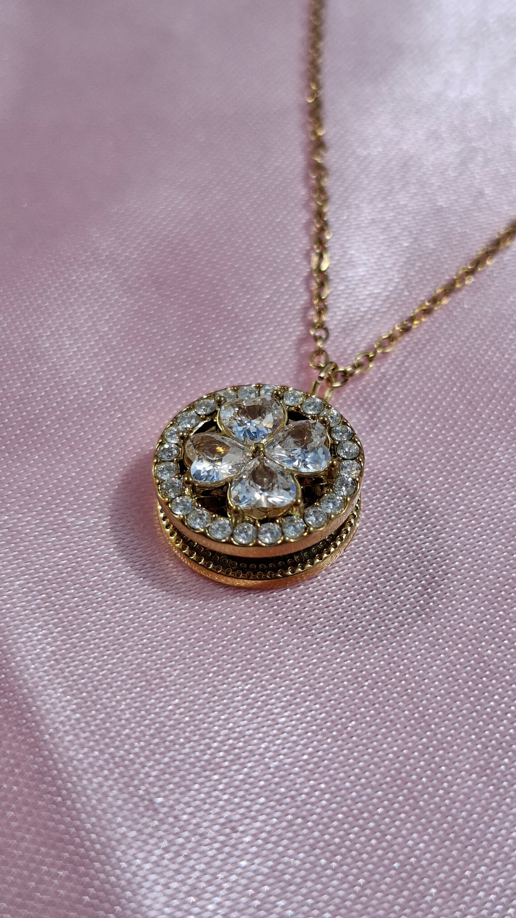 Le Collier anti stress " SALIMA" blanc✨