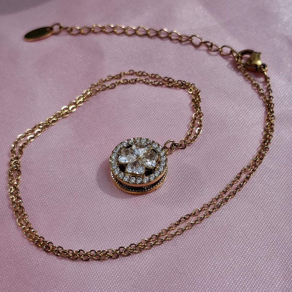 Le Collier anti stress " SALIMA" blanc✨