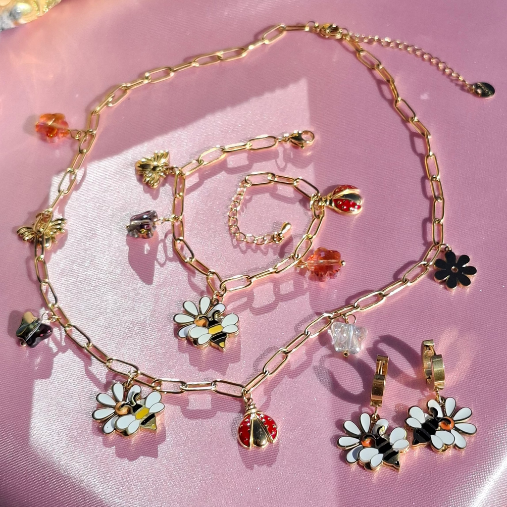 Le TRIO " FÉE-EN-PLUS" (Collier + Bracelet + Boucles )