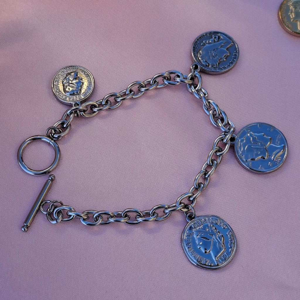 Le bracelet argenté "CHIKILITA"