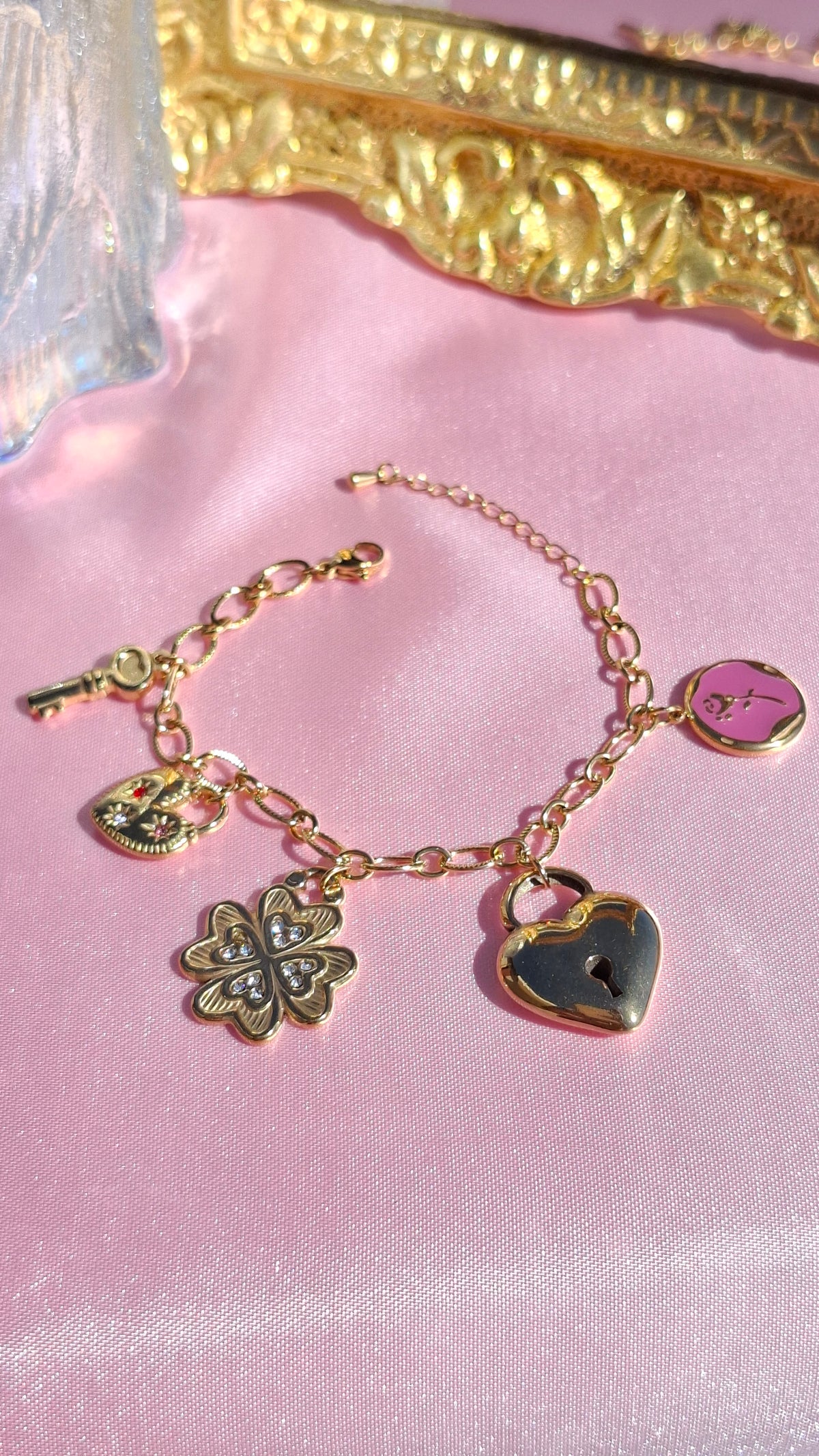 Le Bracelet " DOLLY "