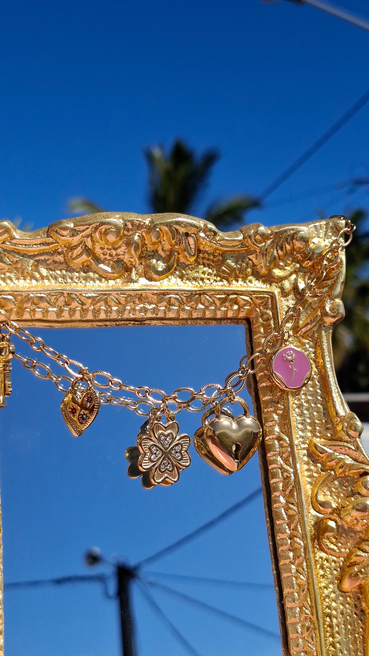 Le Collier " DOLLY "