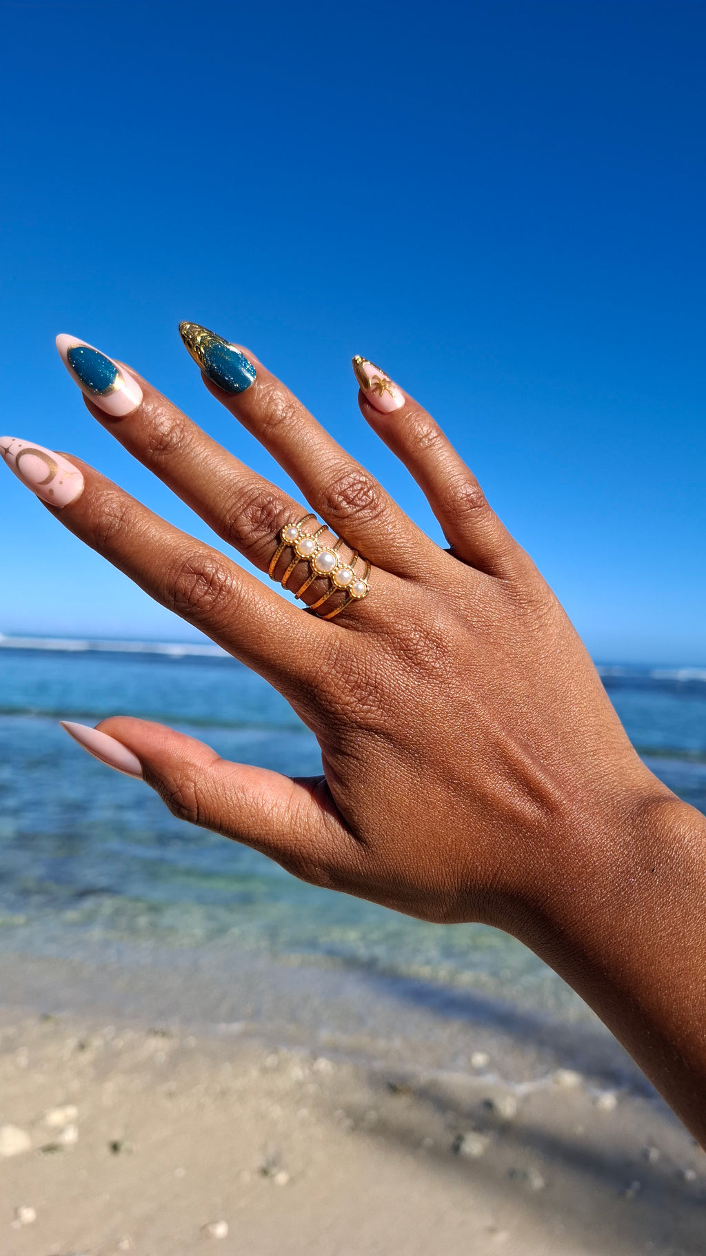 La Bague "VANIA" blanche