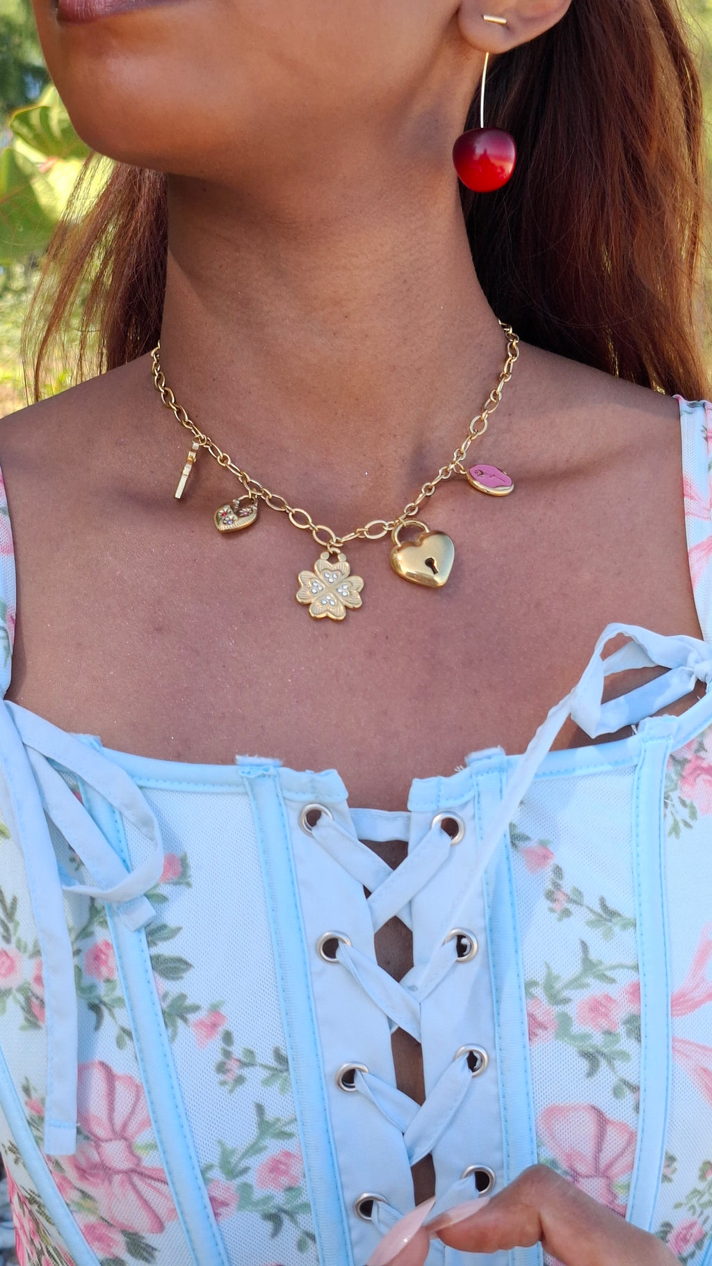 Le Collier " DOLLY "