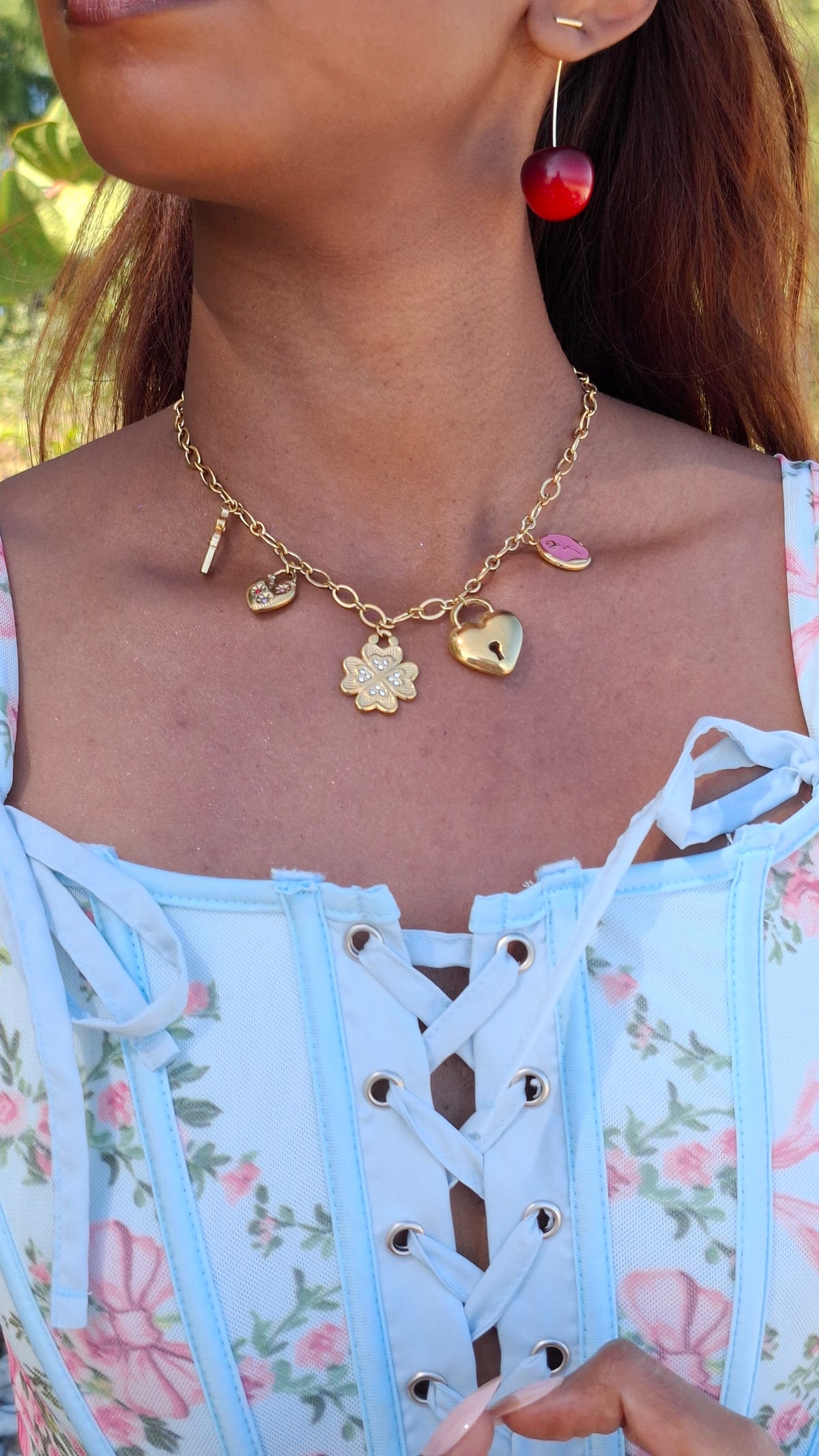 Le Collier " DOLLY "