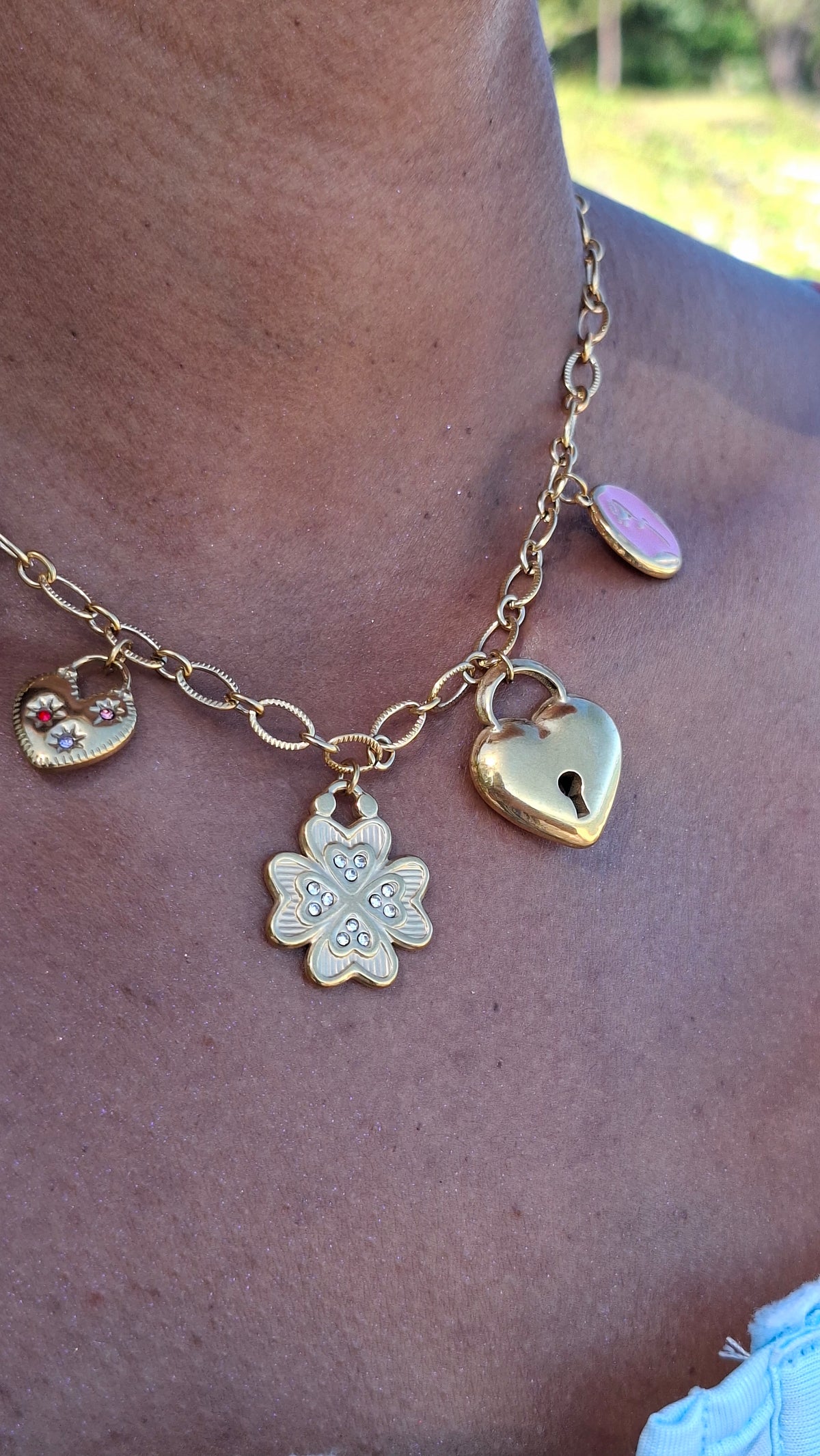 Le Collier " DOLLY "