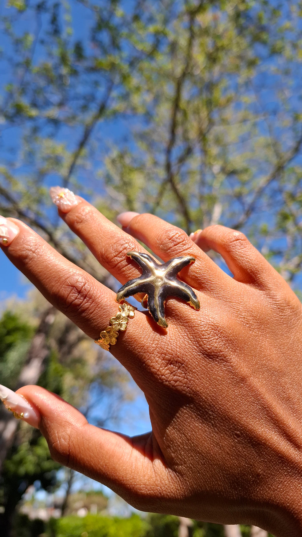 La bague " ELYSCA "