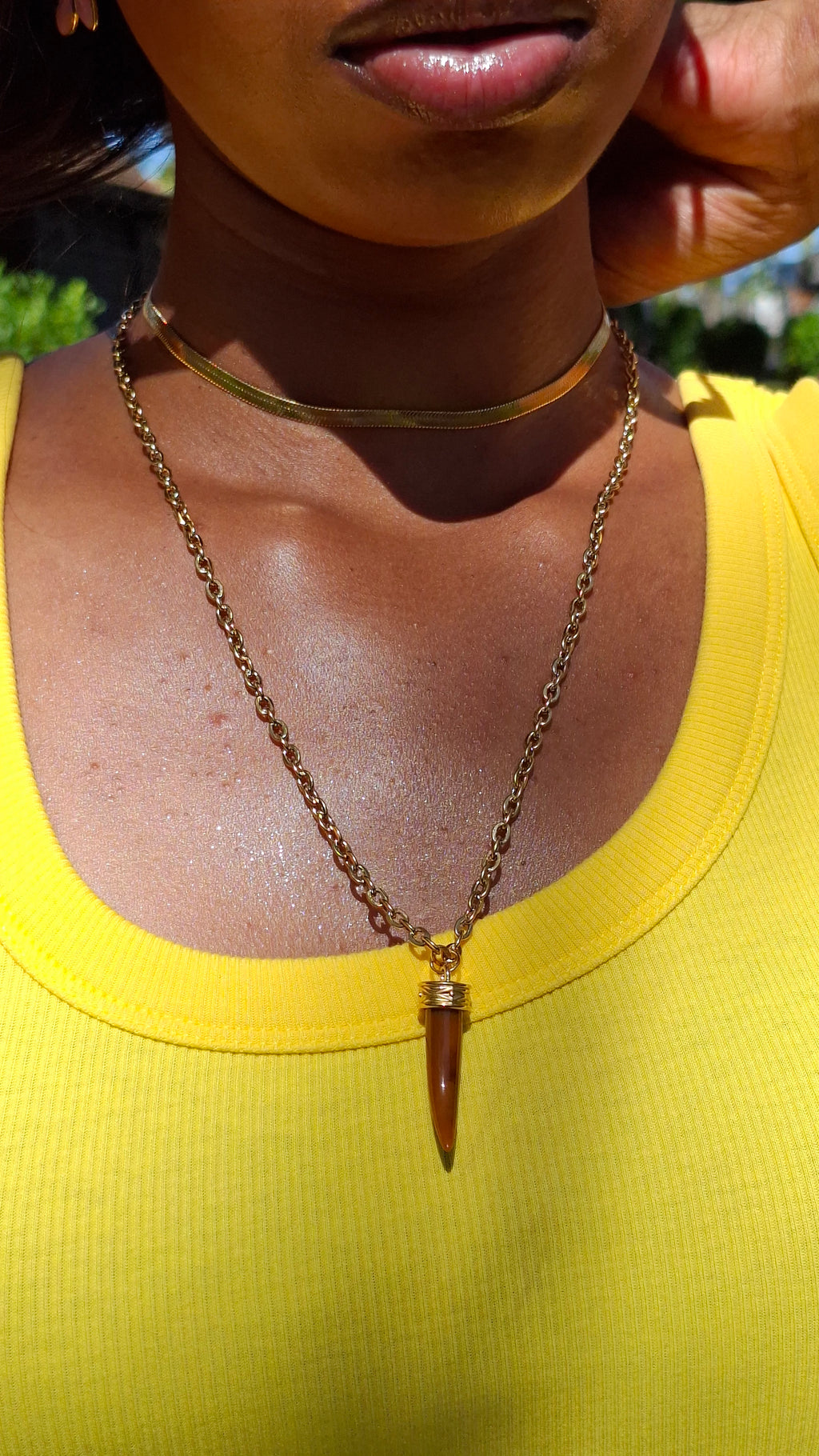Le collier pendentif "ROSARIO" marron