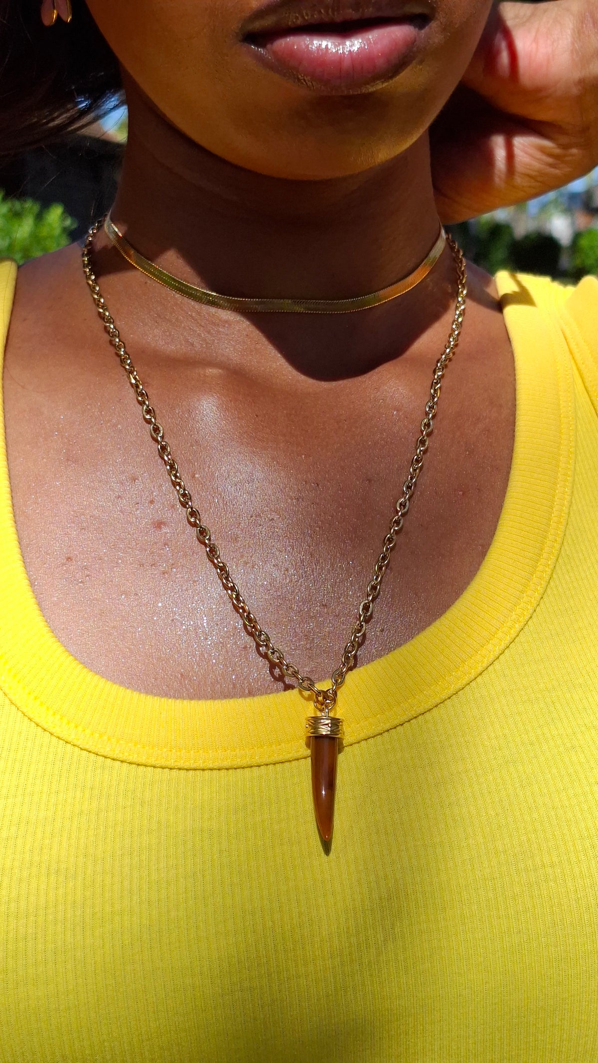 Le collier pendentif "ROSARIO" marron