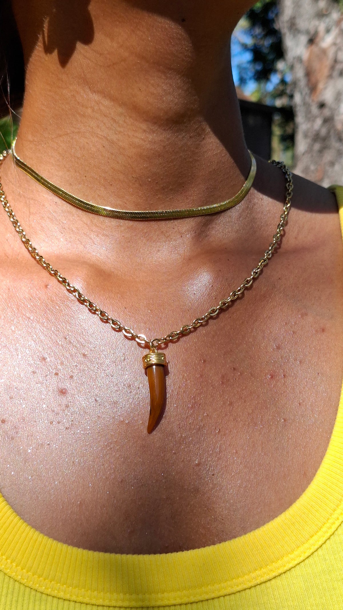 Le collier pendentif "ROSARIO" blanc