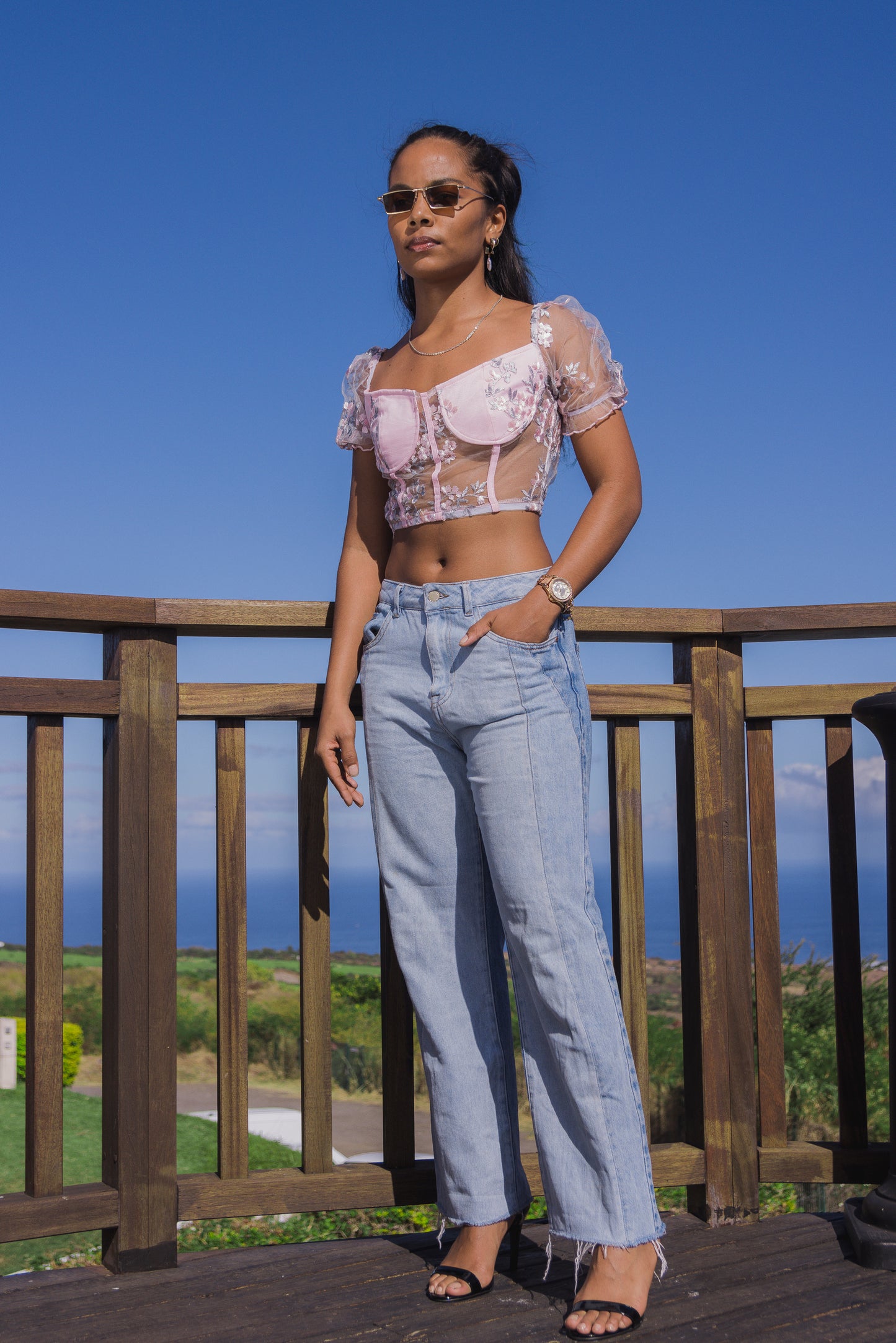 Crop top résille avec broderie Invasion floral